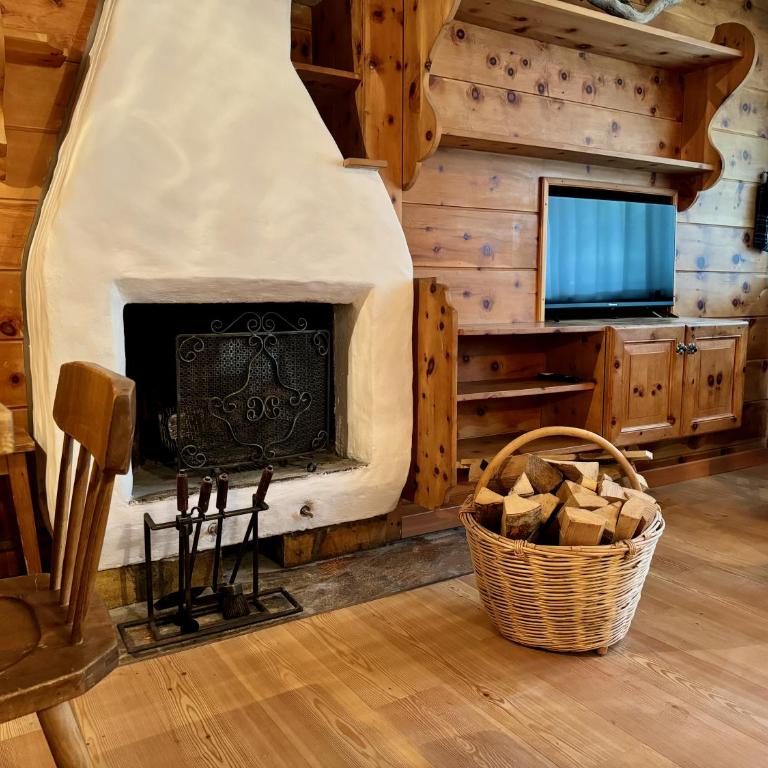 Spacious Alpine Retreat & Parking - Appartamento - 8