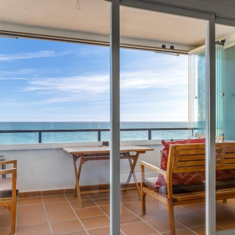 Astonishing views by the sea - Three-Bedroom Apartment - 15