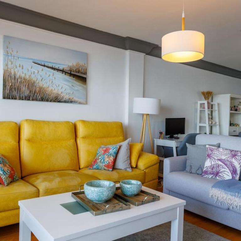 Astonishing views by the sea - Three-Bedroom Apartment - 17