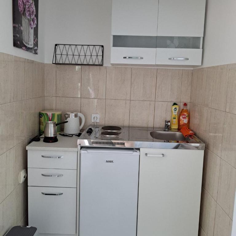 Tinina Basta - Deluks Dvokrevetna Soba sa Bračnim Krevetom i Pogledom na More - 9