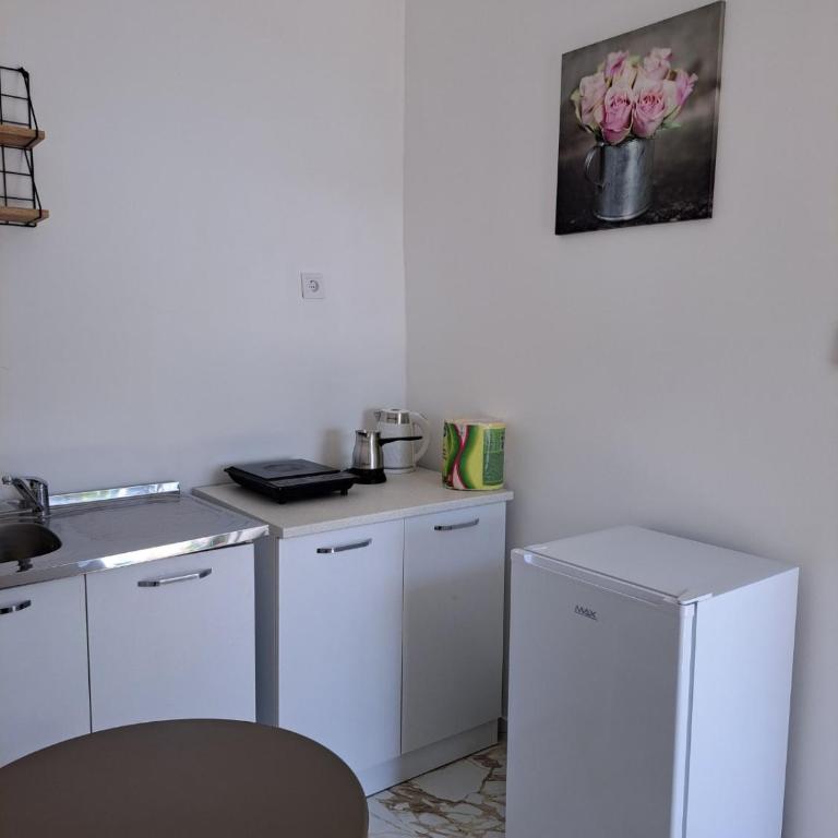 Tinina Basta - Deluks Dvokrevetna Soba sa Bračnim Krevetom i Pogledom na More - 8