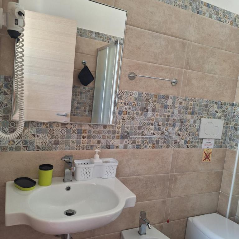 B&B Salvo e Terry - Camera Familiare con Bagno Privato - 18
