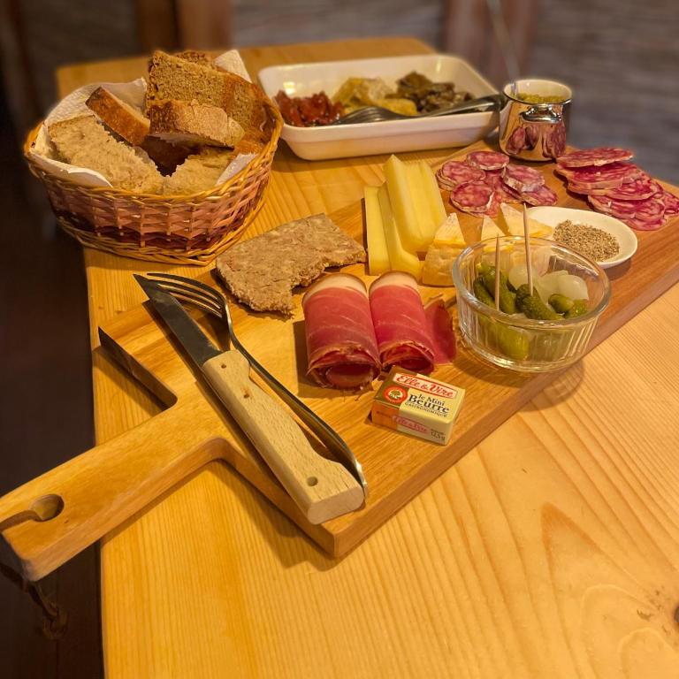 Chambres d'hôtes avec entrée privative au calme dans maison de village au-villard - Chambre Double avec Salle de Bains Privative - 7