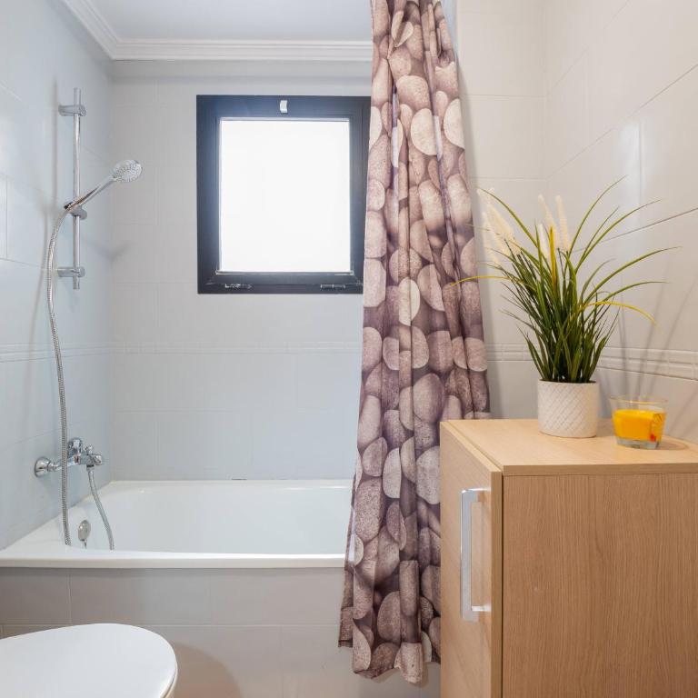 Valeria Apartament - Two-Bedroom Apartment - 9