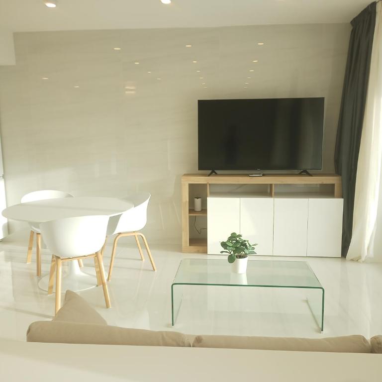 Smart Luxury Suites & Apartments - Appartamento con Vista e Balcone - 2