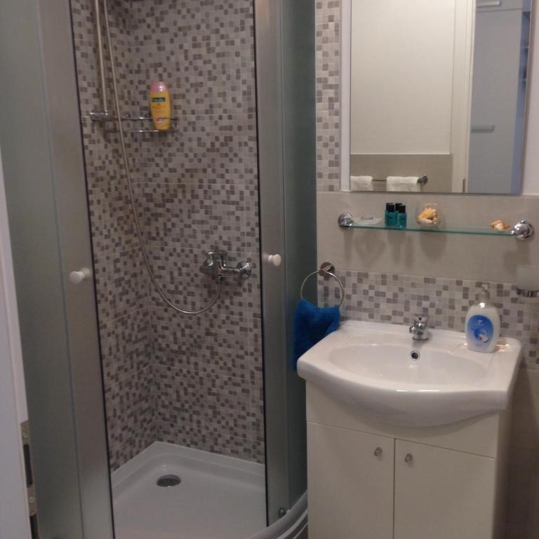 Dea's Studio Apartment - Studio Apartman - 7