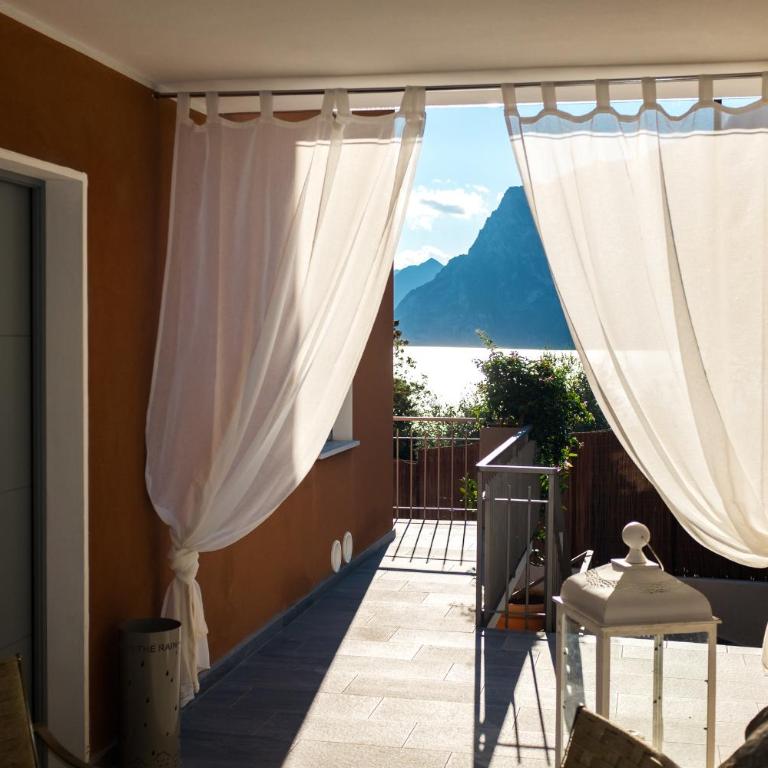 Villa Fiore - Apartamento de 2 dormitorios con balcón - 11