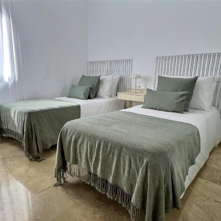 Two bedroom apartment moments from the Cristo beach Estepona - Apartment - 13