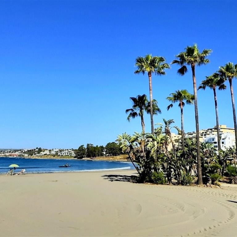Two bedroom apartment moments from the Cristo beach Estepona - Apartment - 20