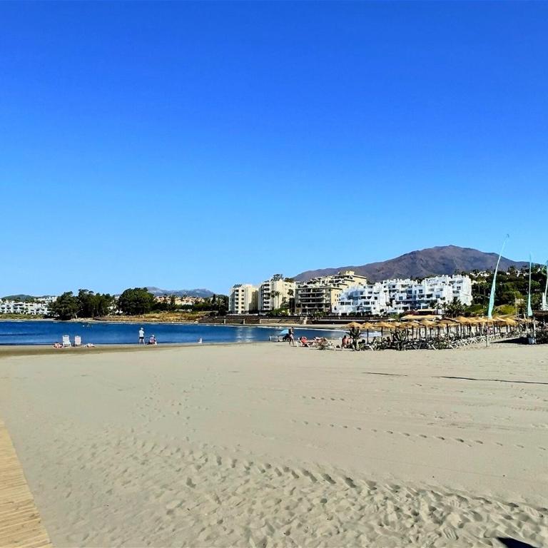 Two bedroom apartment moments from the Cristo beach Estepona - Apartment - 21
