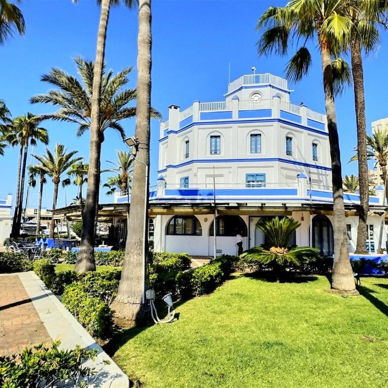 Two bedroom apartment moments from the Cristo beach Estepona - Apartment - 23