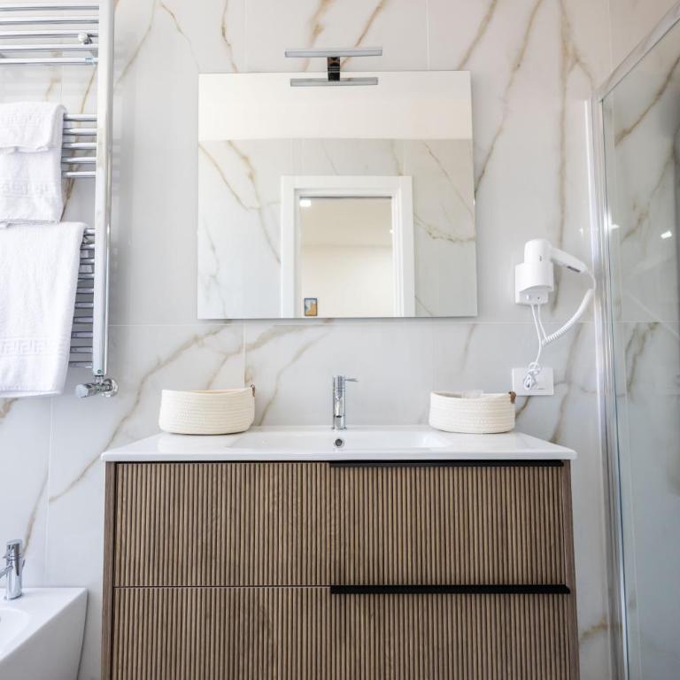 Mangano Suites - Double Room with Private Bathroom - 5