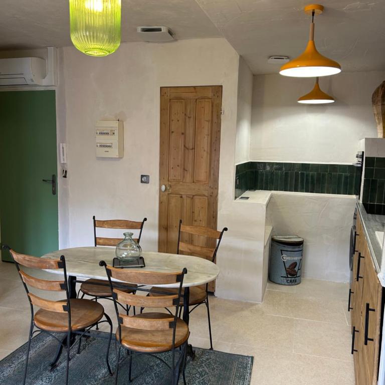 Appartement Lumineux Intra-muros, calme - Apartment mit 1 Schlafzimmer - 7