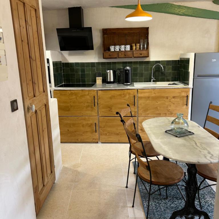 Appartement Lumineux Intra-muros, calme - Apartment mit 1 Schlafzimmer - 13