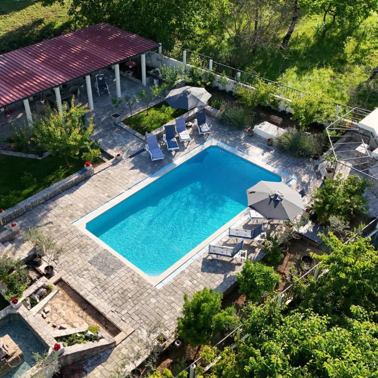 Pool House Maslina - Three-Bedroom Apartment - 45
