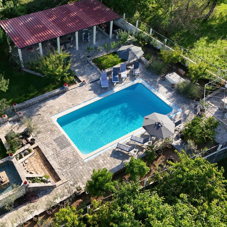 Pool House Maslina - Three-Bedroom Apartment - 44
