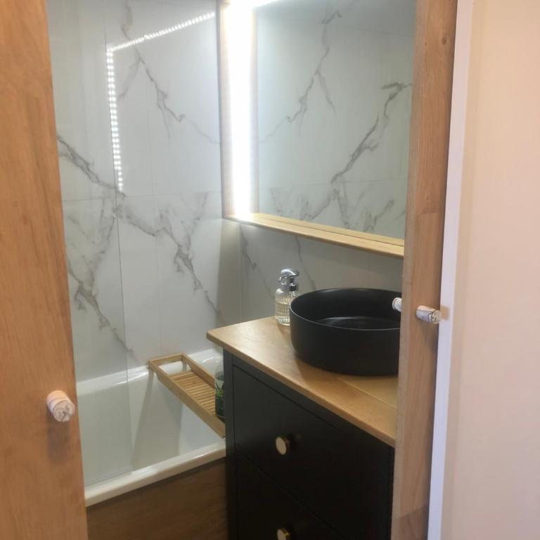 Charme & Calme-TAMARIS- Studio Vue mer - Piscine - Le Petit Olivier sur Mer - Appartement 1 Chambre - 22