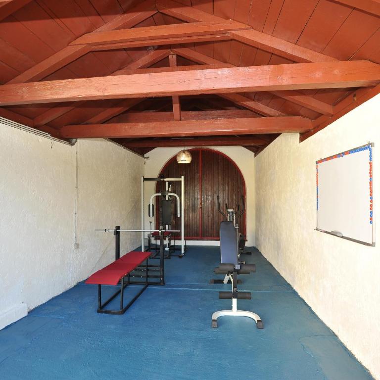 Pool House Maslina - Three-Bedroom Apartment - 48