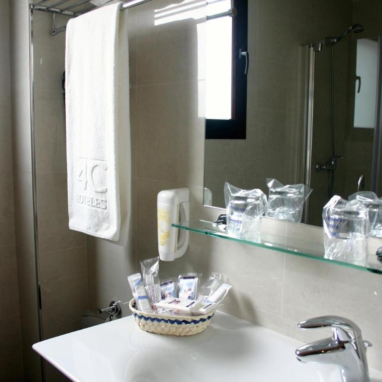 4C Bravo Murillo - Habitación Doble con cama supletoria - 4