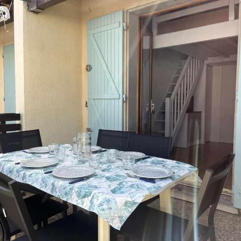 Maison cabine mezzanine 6 couchages PORT LEUCATE NATURISME PL070-104 - Maison 1 Chambre - 1
