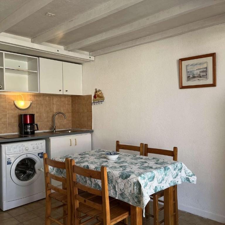 Maison cabine mezzanine 6 couchages PORT LEUCATE NATURISME PL070-104 - Maison 1 Chambre - 4