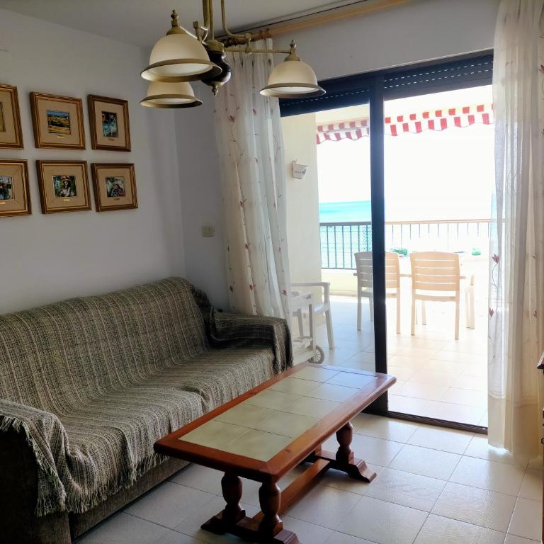 Apartamento primera linea con piscina y parking. - Apartamento de 2 dormitorios - 15