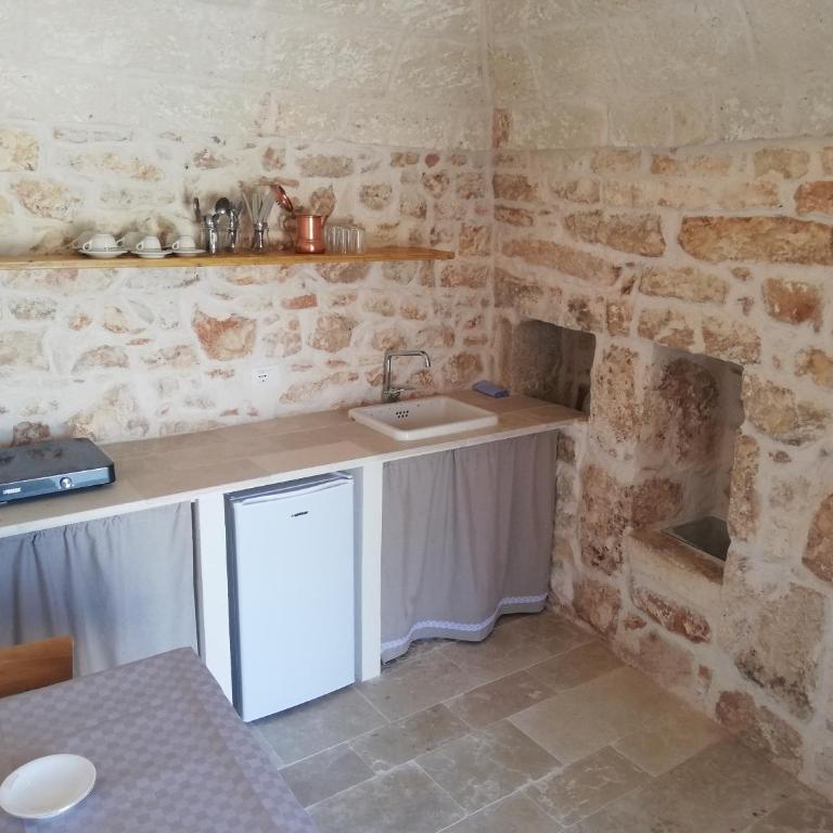 Holiday Home Trullo Antico - Camera King con Vista Giardino - 4