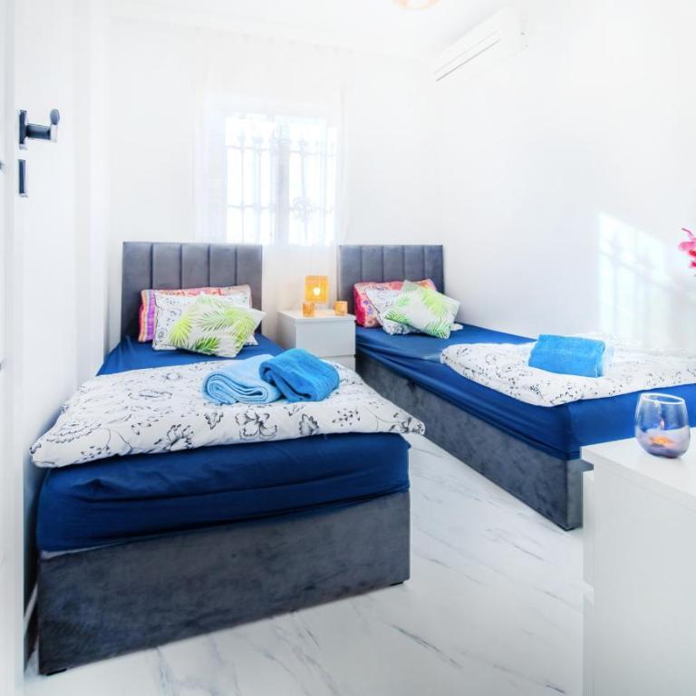 Casa Mario, La Zenia Boulevard area,fantastic 2 bedrooms, 2 bathrooms house with communal swimming pool and barbecue - Apartamento de 2 dormitorios - 10