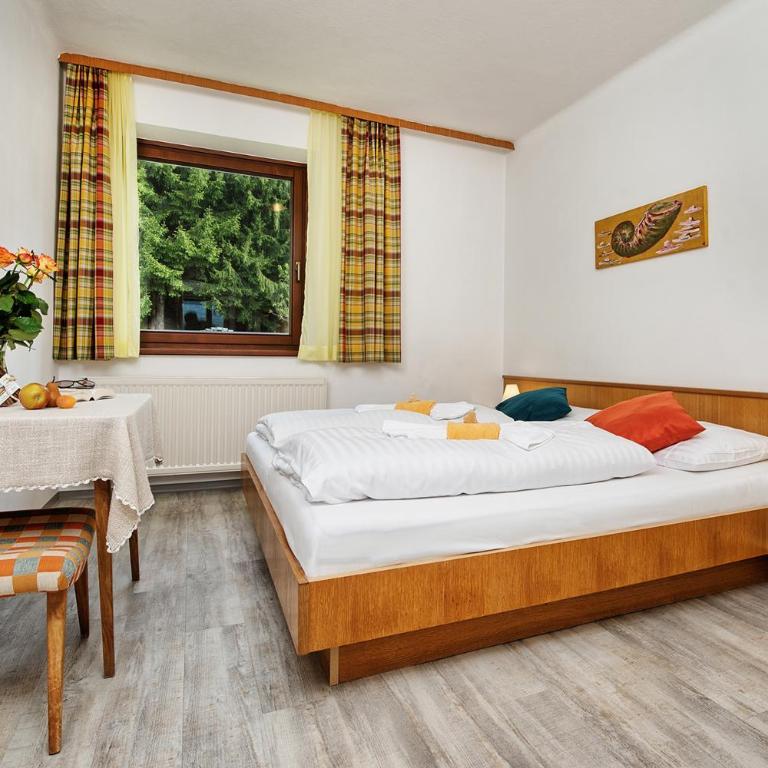 Ferienwohnungen Theresienhof - Apartment mit 2 Schlafzimmern und Balkon - 3