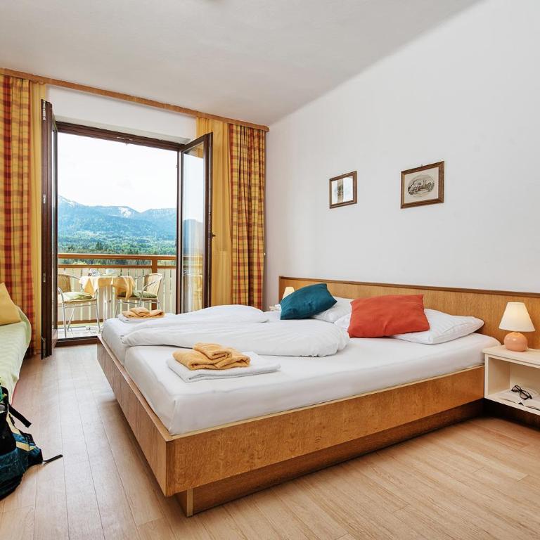 Ferienwohnungen Theresienhof - Apartment mit 2 Schlafzimmern und Balkon - 2