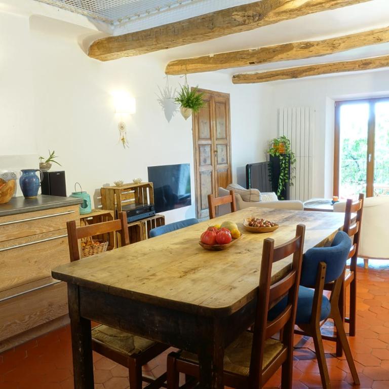 Grande maison de village 200 m2 calme tout confort - Maison 4 Chambres - 2