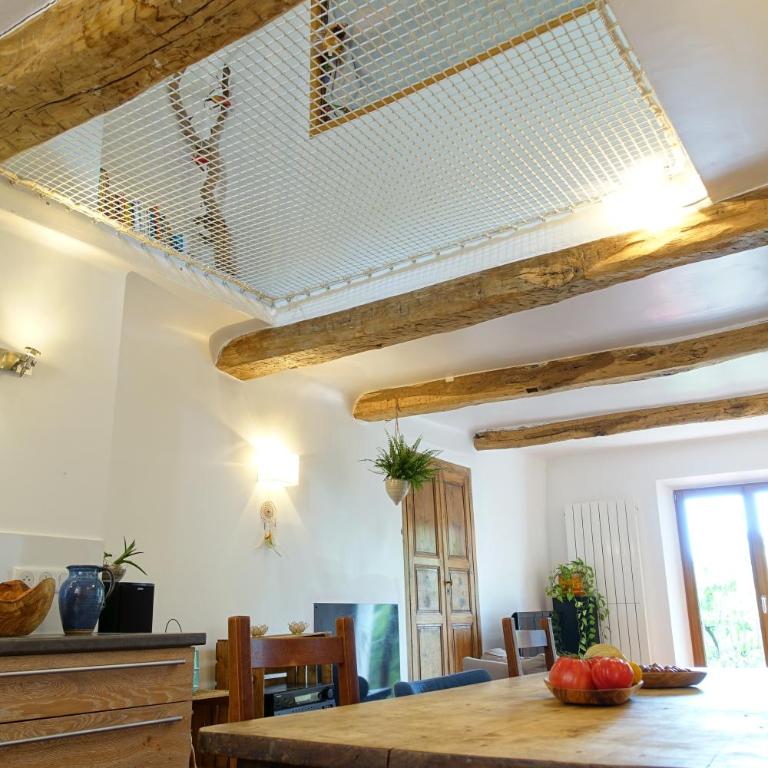 Grande maison de village 200 m2 calme tout confort - Maison 4 Chambres - 4