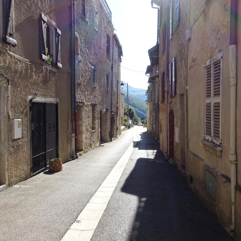 Grande maison de village 200 m2 calme tout confort - Maison 4 Chambres - 30
