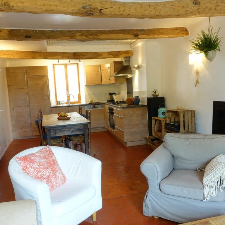 Grande maison de village 200 m2 calme tout confort - Maison 4 Chambres - 6