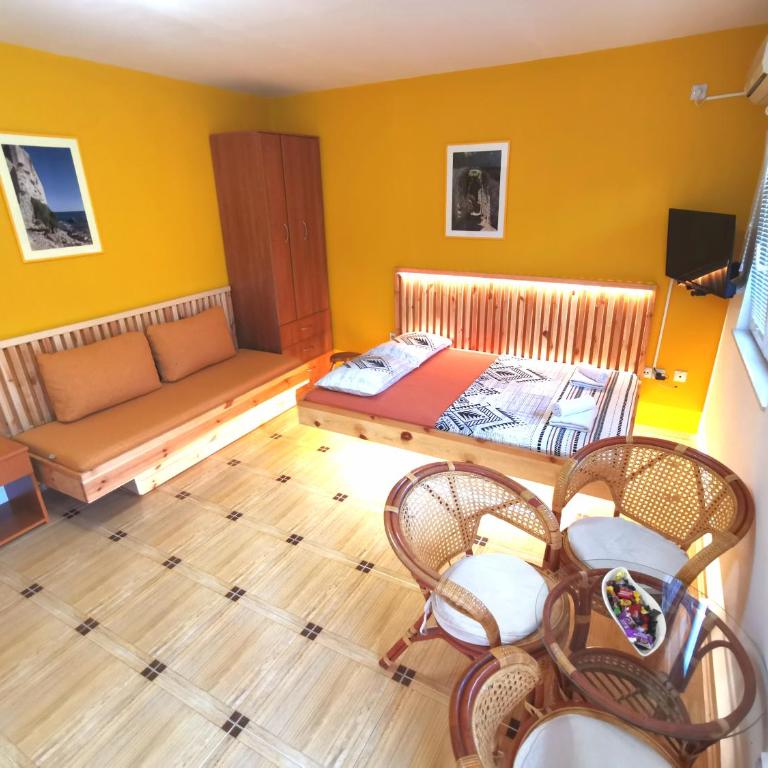 Durakovic Apartments - Studio with Mountain View - 4