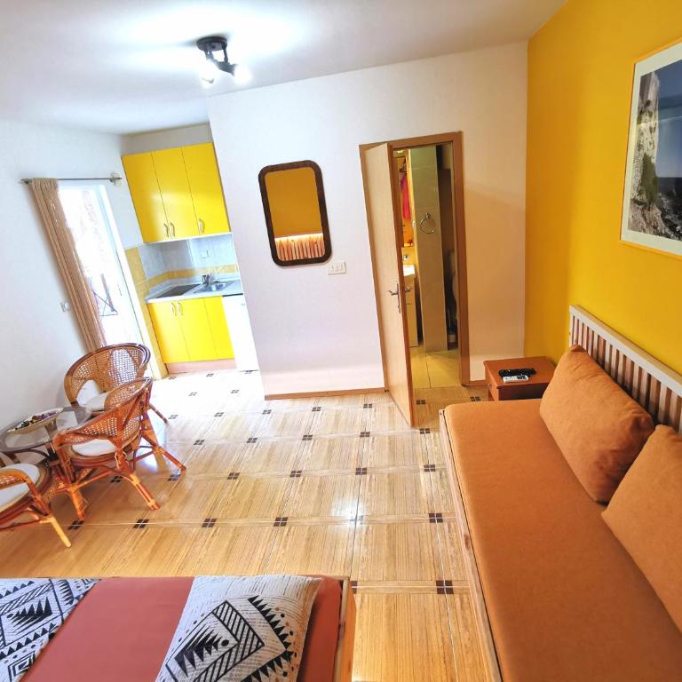Durakovic Apartments - Studio with Mountain View - 12