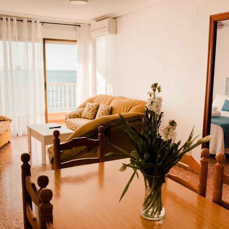 Amplio apartamento en 1ª línea de playa -Free Wifi - Apartamento - 28