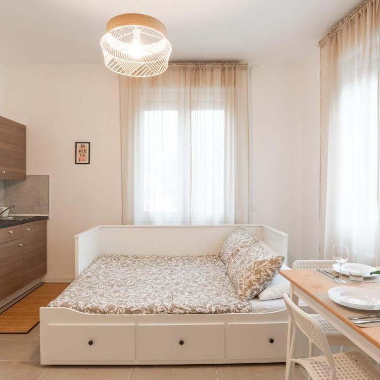 Mentana Guest House - Camera Quadrupla con Bagno Privato - 5