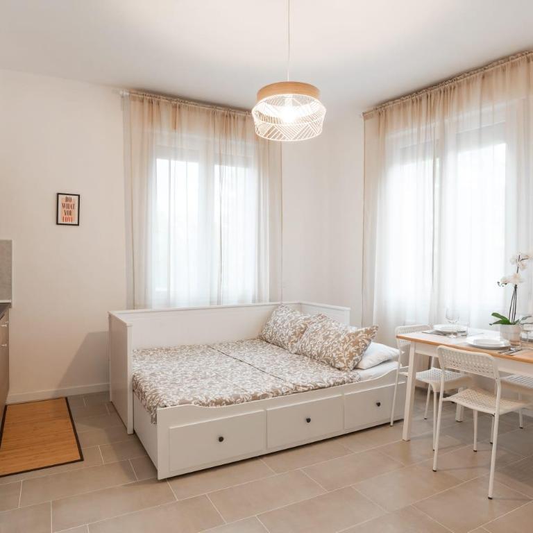 Mentana Guest House - Camera Quadrupla con Bagno Privato - 9