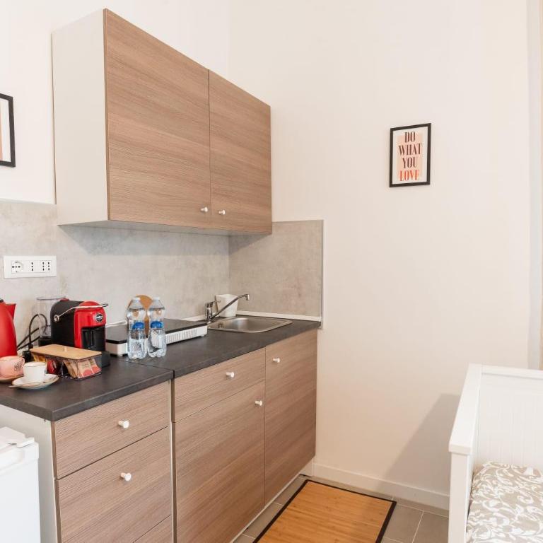 Mentana Guest House - Camera Quadrupla con Bagno Privato - 13