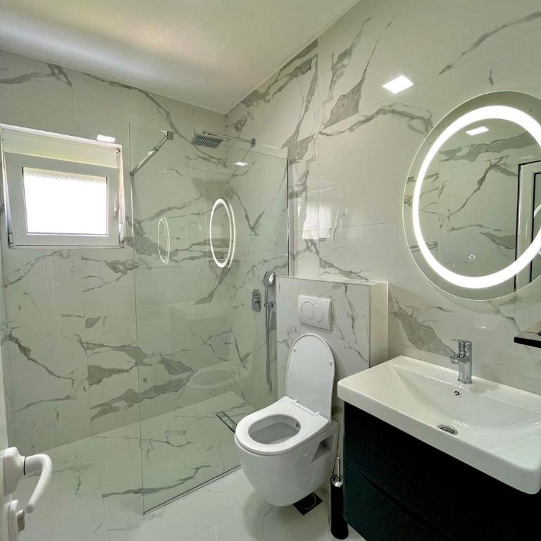 Street Apartments - Apartman sa 2 Spavaće Sobe i Pogledom na Vrt - 3