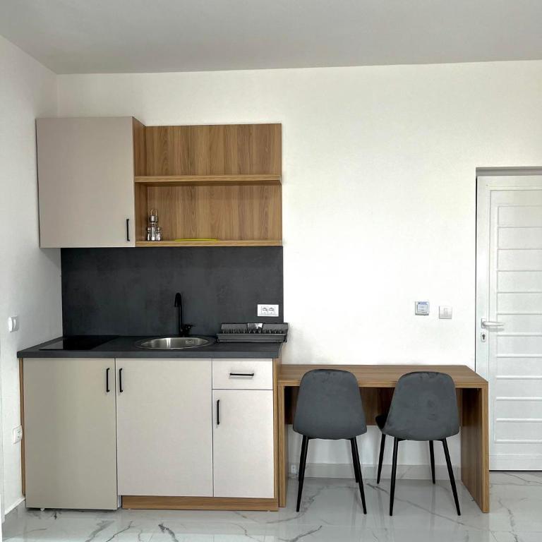 Street Apartments - Apartman sa 2 Spavaće Sobe i Pogledom na Vrt - 6