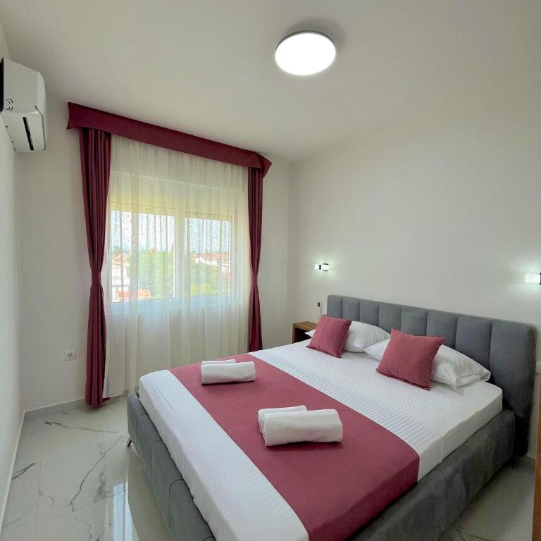 Street Apartments - Deluks Apartman sa 2 Spavaće Sobe i Balkonom - 8