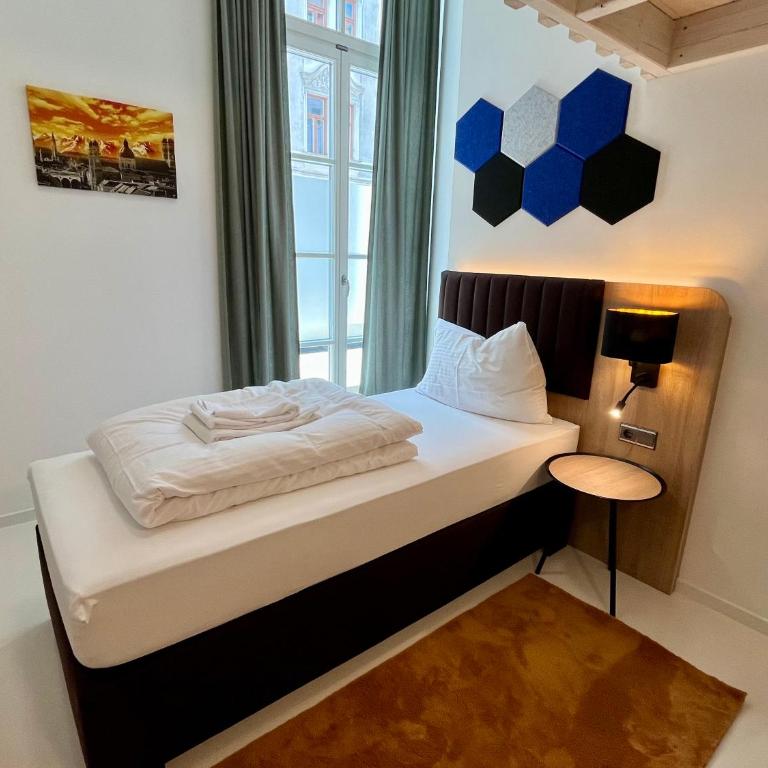 Adlzreiter City Pension - Zweibettzimmer mit Gemeinschaftsbad - 12