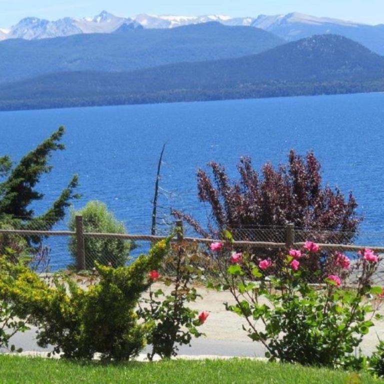 Apart Altos Del Nahuel - Estudio con vistas parciales al lago - 8