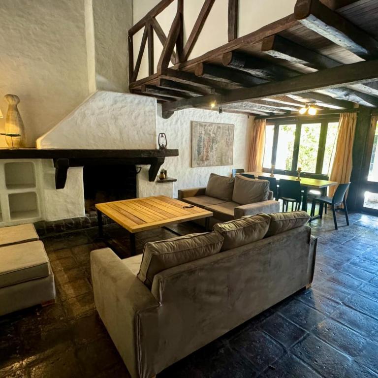 CASA LINIERS - Centro de Mendoza - Barrio Bombal - Four-Bedroom House - 5