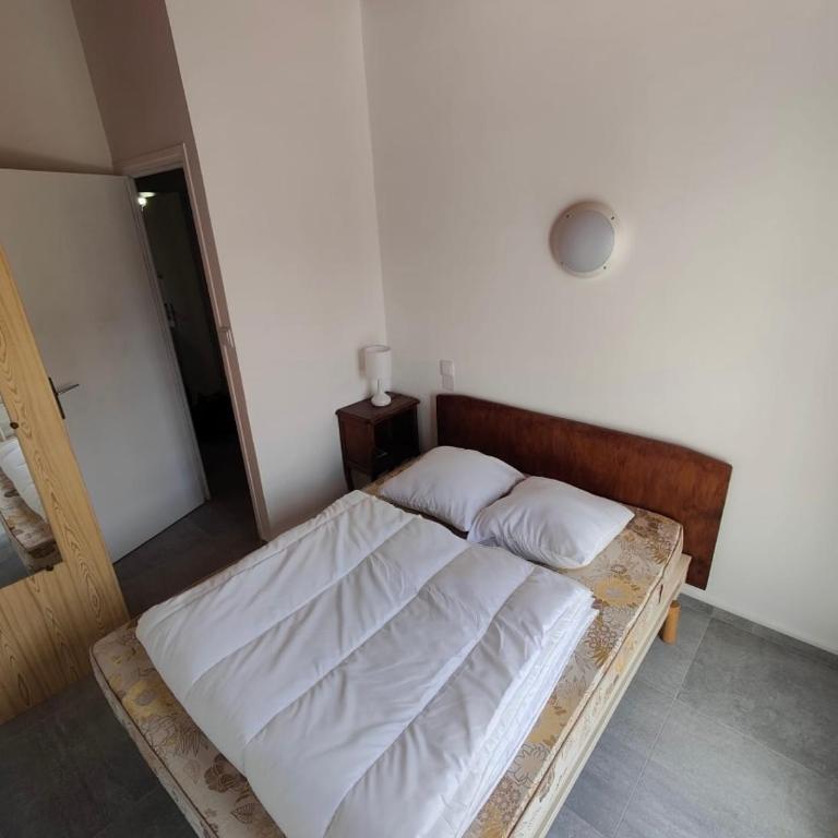 Villa en bord de mer à Saint Pierre la mer - Three-Bedroom Villa - 10