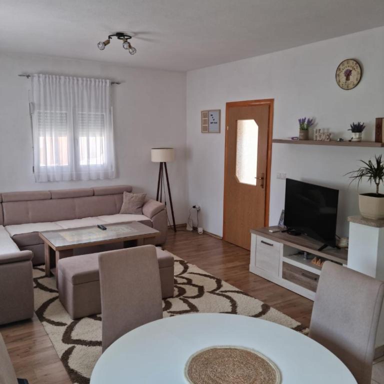 Portofino Guest House Blagaj - One-Bedroom House - 4