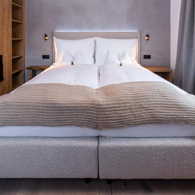 Quality Hosts Arlberg - AFOCH FEI - das Landhaus I SOMMERKARTE PREMIUM - Doppelzimmer mit Balkon - 39