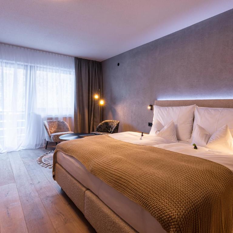 Quality Hosts Arlberg - AFOCH FEI - das Landhaus I SOMMERKARTE PREMIUM - Doppelzimmer mit Balkon - 31